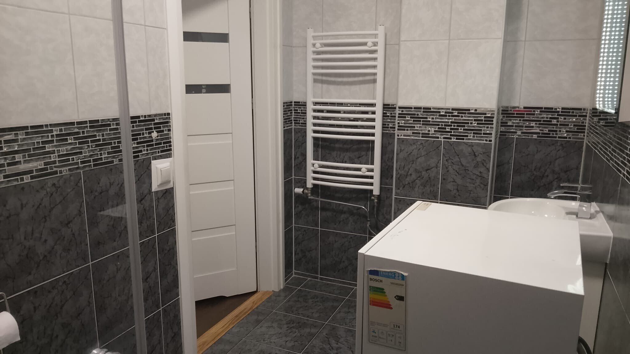Shower, towels
