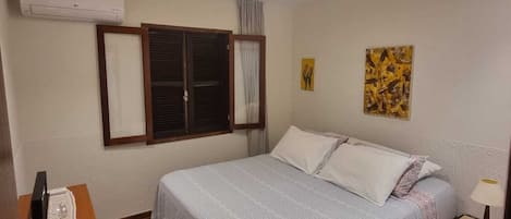 Villa | Blackout drapes, iron/ironing board, WiFi (free)