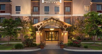 1BR King Suite w/ Kitchen | Free Breakfast & Pool