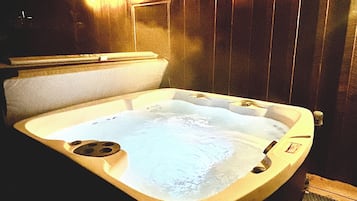 Indoor spa tub