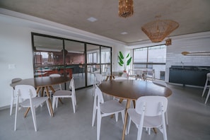 Dining - Luxury studio apartment 3 minutes from the natural pools. (Ipojuca)