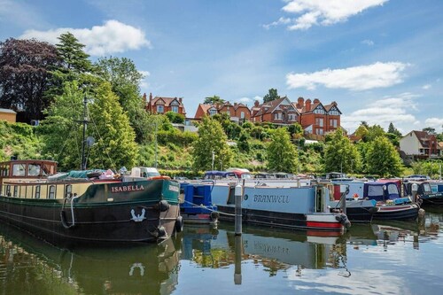 Victorian Canal Retreat | 3 Bed & Stunning Garden