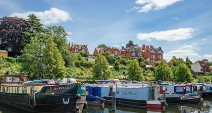Victorian Canal Retreat | 3 Bed & Stunning Garden