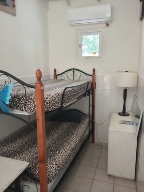 Room - Group Accommodation WEAVING MILL ARUBA (Oranjestad)