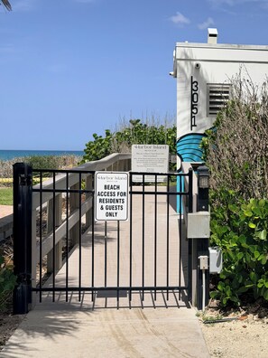 Property grounds - Heated Pool/Spa (included), Theater, Game Room (Melbourne Beach)