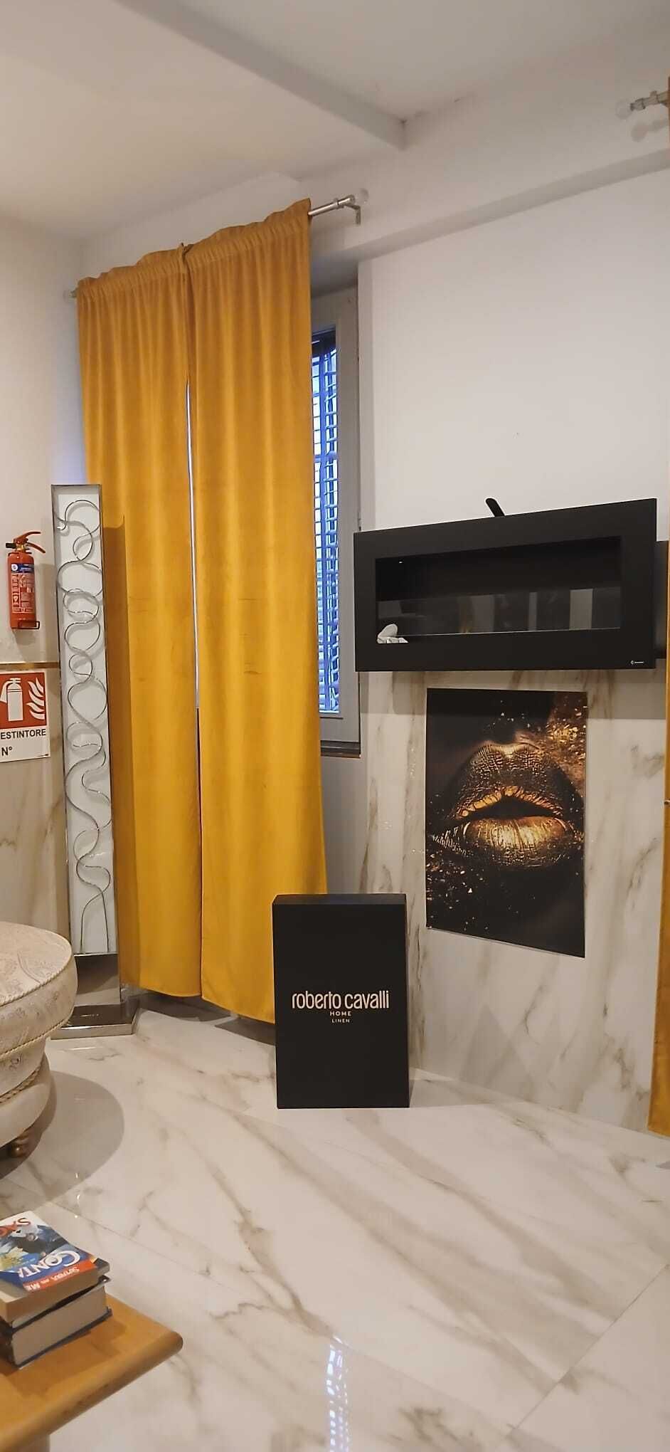 Double Room, City View | Living area