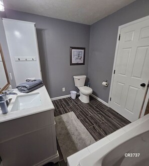Bathroom - 25 Acre Wildwood Ranch Cabin Sports and Fun (Logan)