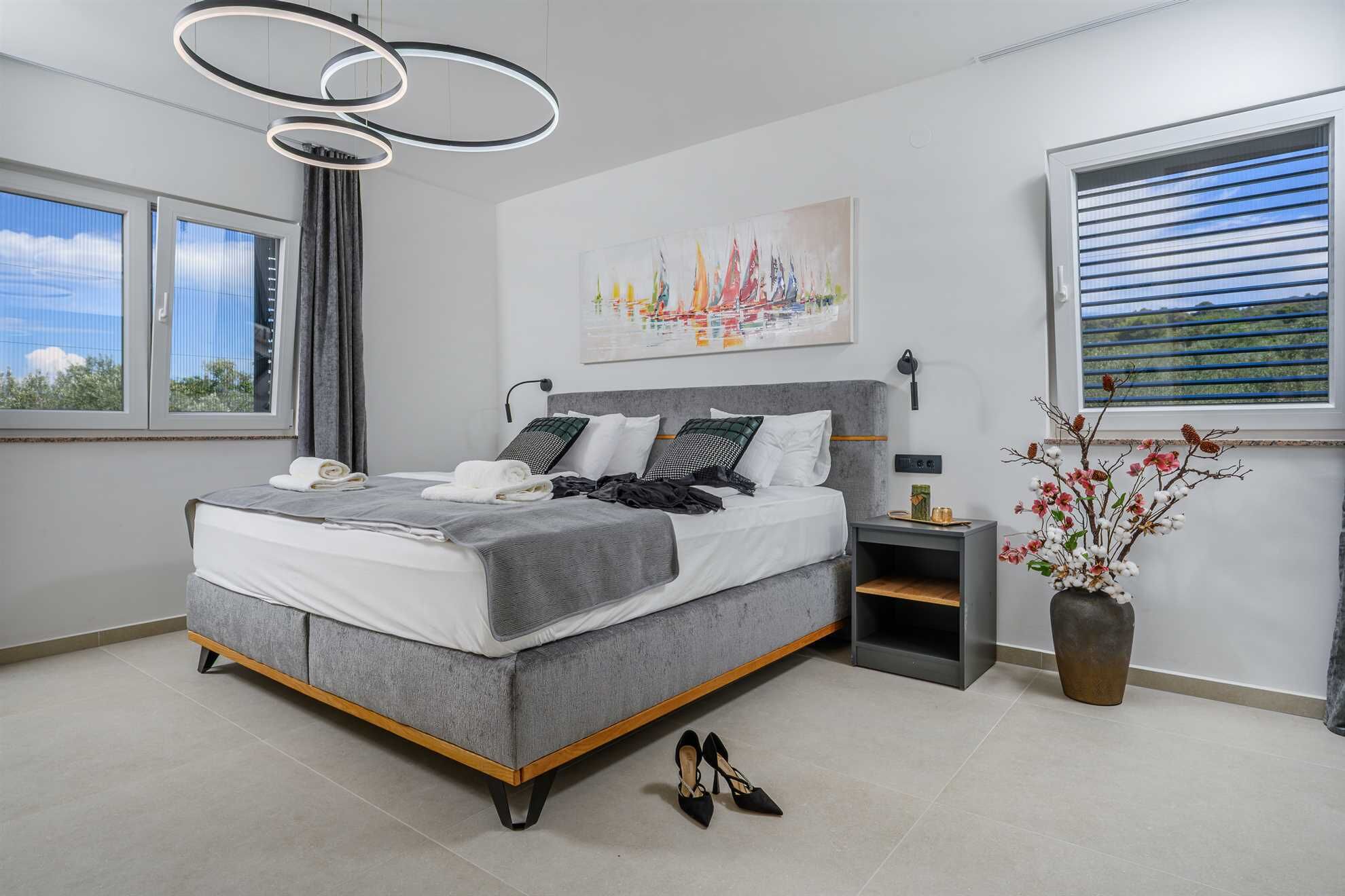 9 bedrooms, iron/ironing board, WiFi (free), bed sheets