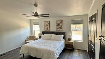 Iron/ironing board, Internet, bed sheets