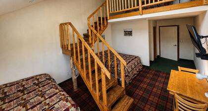Loft Suite With Scenic Mountain Side Views