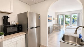 Coffee/tea maker, fridge, microwave, toaster - Cozy Beach Studio | Sleeps 4 | First floor (Myrtle Beach)