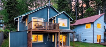 Morning Glory by Avantstay Lower-level Whidbey Hideaway Water Views + Shared Hot Tub