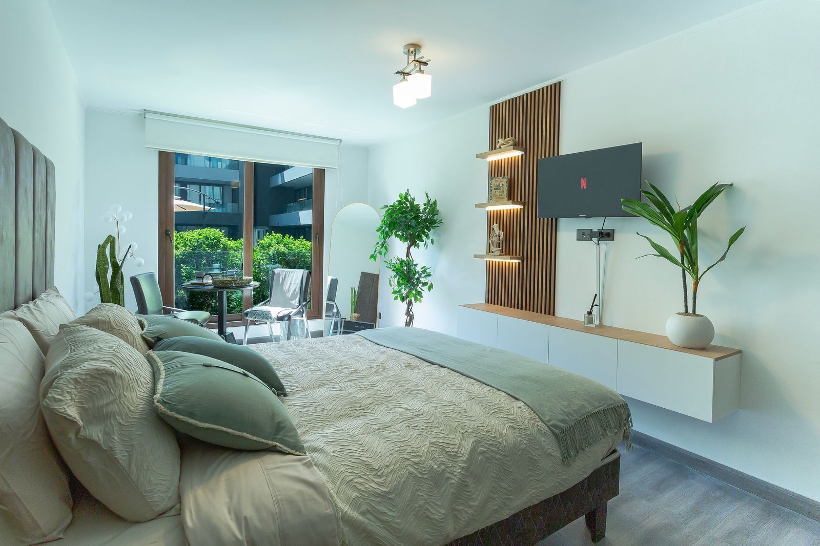Deluxe appartement, balkon, uitzicht op zwembad | Gratis wifi
