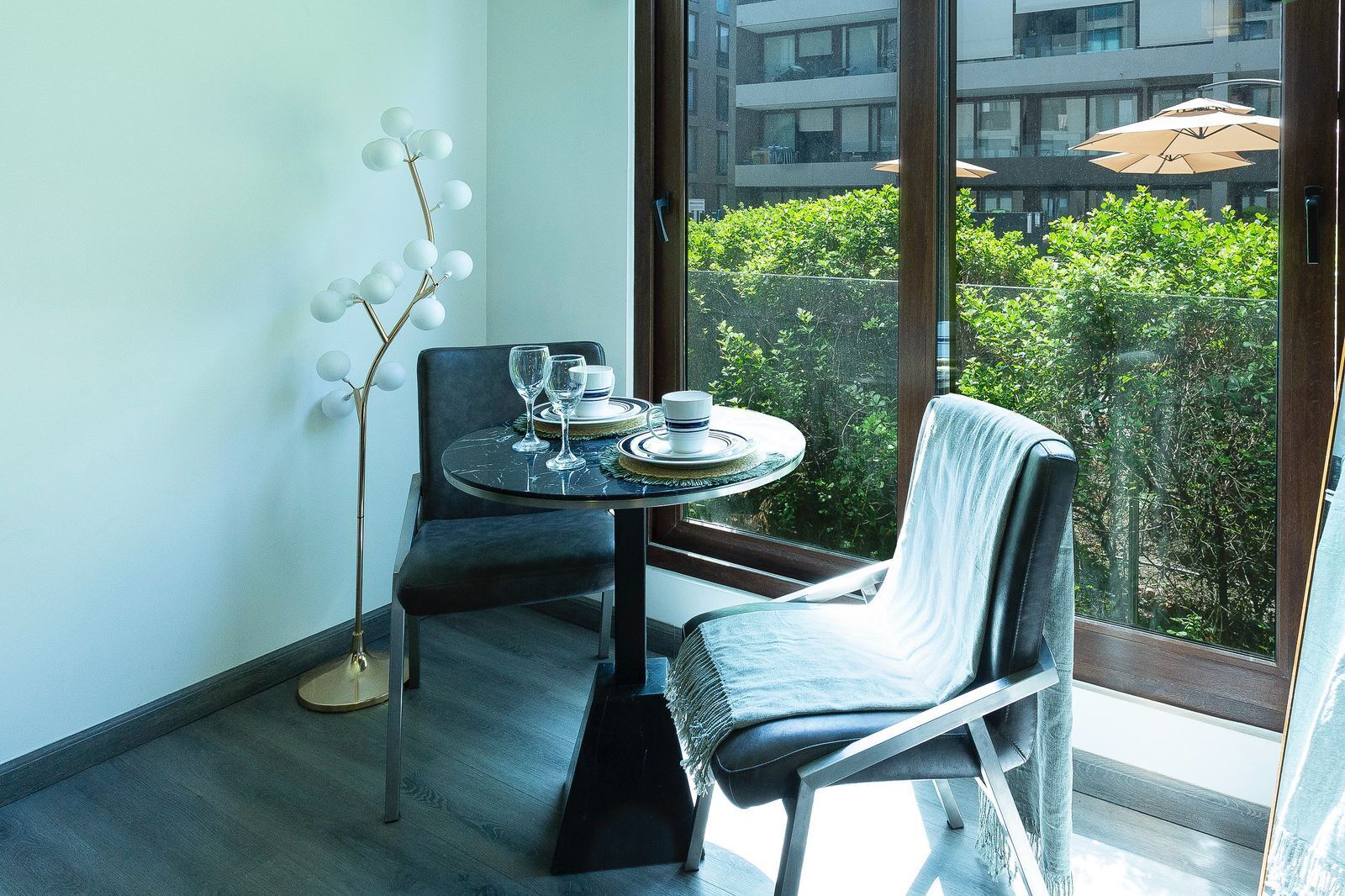 Deluxe appartement, balkon, uitzicht op zwembad | Dineren