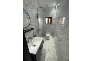 Bathroom - Vrbo Property (Yaoundé)