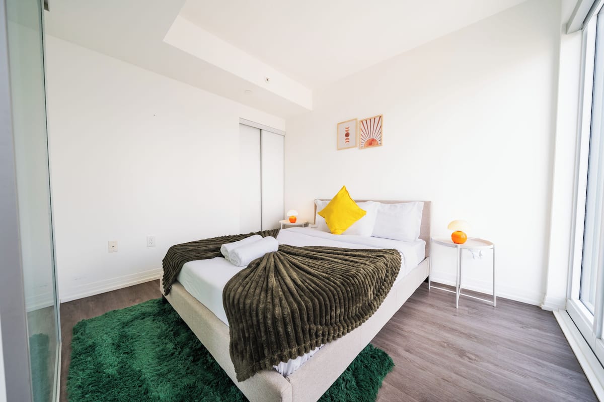 WiFi (free), bed sheets
