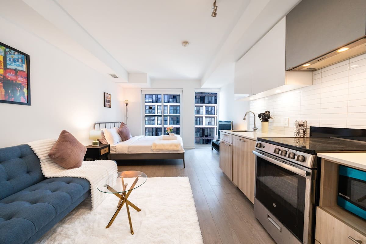 Standard Studio | WiFi (free), bed sheets