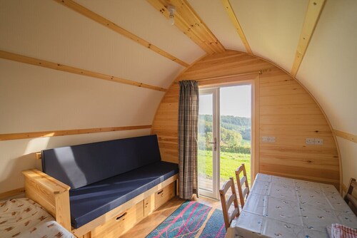 Cosy Glamping Pod with Hot Tub & Exceptional Views