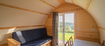 Cosy Glamping Pod with Hot Tub & Exceptional Views