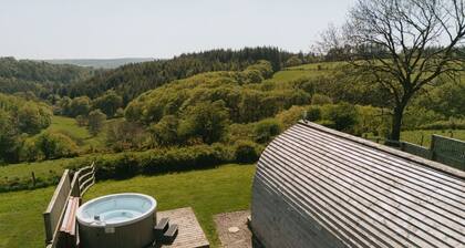 Cosy Glamping Pod with Hot Tub & Exceptional Views