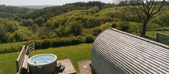 Cosy Glamping Pod with Hot Tub & Exceptional Views