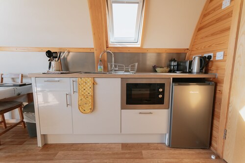 Cosy Glamping Pod with Hot Tub & Exceptional Views