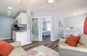 TV - Flagler Beach Cottage. Cottage 2 (Flagler Beach)