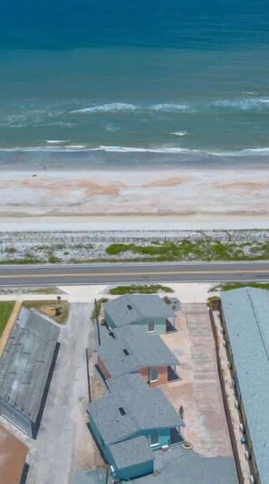 Beach nearby - Flagler Beach Cottage. Cottage 2 (Flagler Beach)