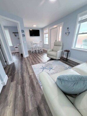TV - Flagler Beach Cottage. Cottage 3 (Flagler Beach)