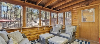 Rustic Lakeside Private Cabin - Fire Pit & BBQ