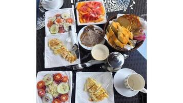Breakfast meal