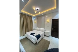 Iron/ironing board, WiFi, bed sheets - Aj3 LUXURY HOME: Standard 2-Bedroom Apartment (Yaoundé)