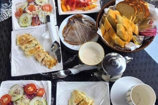 Breakfast meal