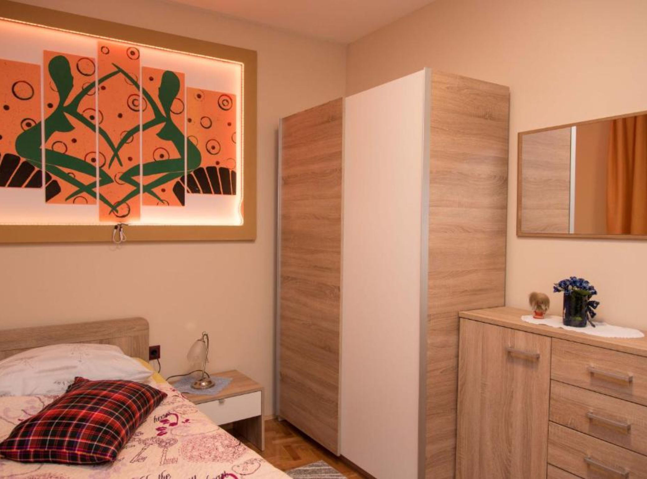Twin Room (Twin Room With Shared Kitchen And Bat) | 3 bedrooms, free WiFi