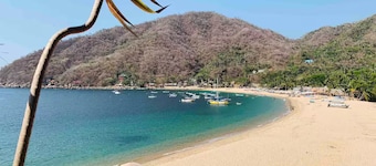 Garcia Rentals Yelapa: Las Brisas del Sol with A/C