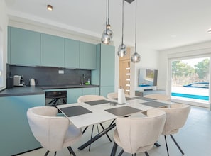 Villa (Three Bedroom Villa with Outdoor Swim) | Dining room - Villa Pomalo (Vodice)