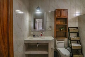 Bathroom - Casa Moonbeam (Yelapa)