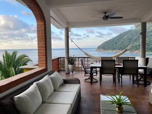 Outdoor dining - Casa Moonbeam (Yelapa)