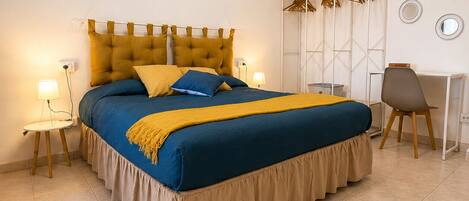 Iron/ironing board, bed sheets