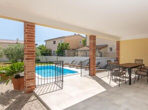 Pool - Villa Mate (Biograd na Moru)