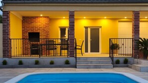 Villa (Villa Mate With Pool And Olive Grove) | Basseng