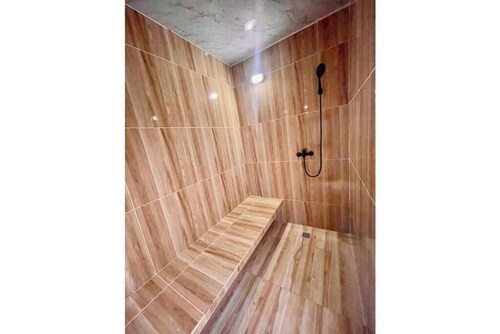Aj3 LUXURY HOME: Superior Apartment with Balcony