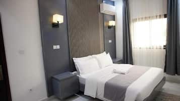 2 chambres, fer et planche à repasser, Wi-Fi, draps fournis