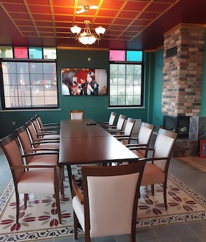 Dining - Philomelion Lodge (Aksehir)