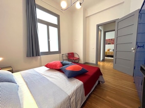 Room - Chic 5BR Seaside Pasalimani Apt Next to Marina Zea (Pireas)