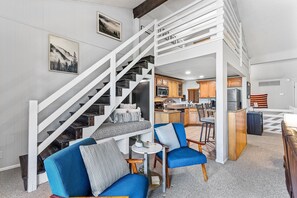 TV, fireplace - NEW! | 18th Hole Retreat | Mtn Views | Sleeps 10 (Flagstaff)