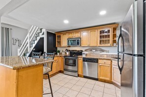 Coffee/tea maker, fridge, microwave, stovetop - NEW! | 18th Hole Retreat | Mtn Views | Sleeps 10 (Flagstaff)