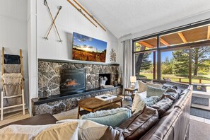 TV, fireplace - NEW! | 18th Hole Retreat | Mtn Views | Sleeps 10 (Flagstaff)