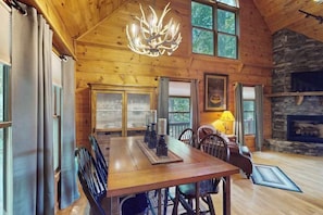Dining - Timber Ridge Retreat (Blue Ridge)