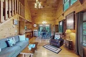 TV, fireplace, offices - Timber Ridge Retreat (Blue Ridge)